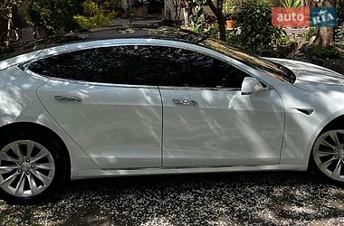Лифтбек Tesla Model S 2018 в Львове