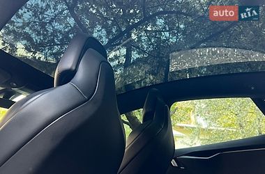 Лифтбек Tesla Model S 2018 в Львове