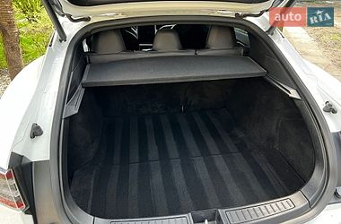 Лифтбек Tesla Model S 2018 в Львове