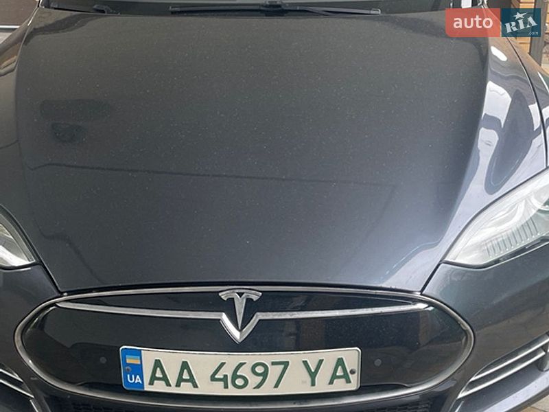 Лифтбек Tesla Model S 2014 в Киеве