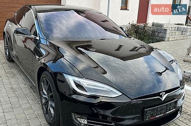 Лифтбек Tesla Model S 2017 в Николаеве