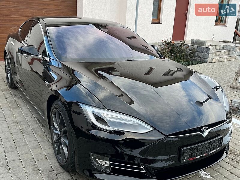 Лифтбек Tesla Model S 2017 в Николаеве