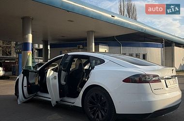 Ліфтбек Tesla Model S 2014 в Вінниці