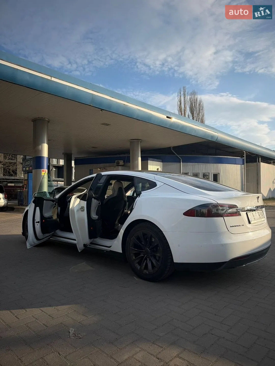 2014 Tesla Model S - мініатюра 4
