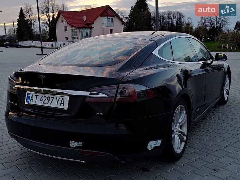 Ліфтбек Tesla Model S 2013 в Богородчанах