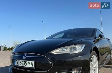 Ліфтбек Tesla Model S 2015 в Львові