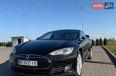 Лифтбек Tesla Model S 2015 в Львове