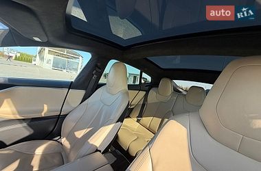 Лифтбек Tesla Model S 2015 в Львове