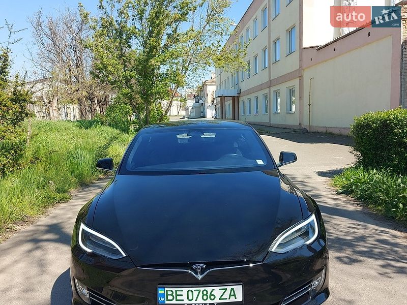 Tesla Model S 2018