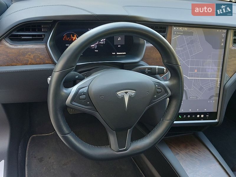 Лифтбек Tesla Model S 2018 в Николаеве
