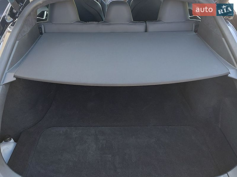 Лифтбек Tesla Model S 2018 в Николаеве