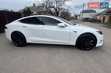Лифтбек Tesla Model S 2017 в Харькове