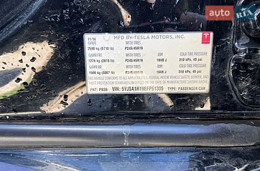 Лифтбек Tesla Model S 2014 в Львове