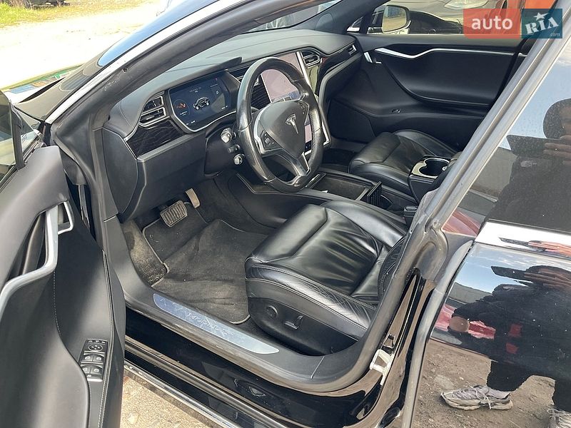 Ліфтбек Tesla Model S 2017 в Києві