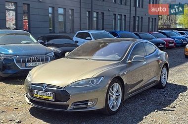Лифтбек Tesla Model S 2015 в Львове