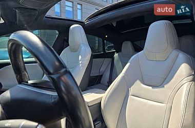 Лифтбек Tesla Model S 2015 в Львове