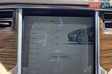 Лифтбек Tesla Model S 2015 в Львове