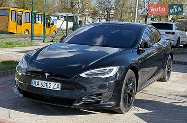 Лифтбек Tesla Model S 2016 в Киеве