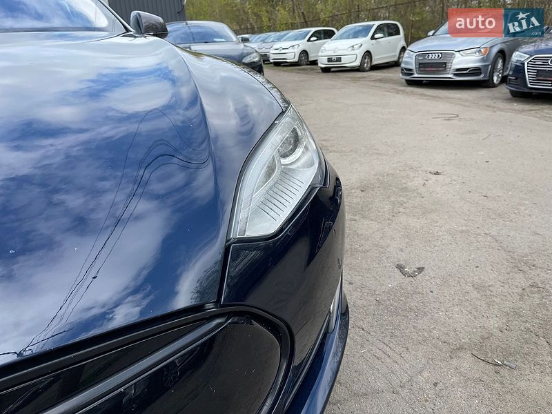 Ліфтбек Tesla Model S 2014 в Луцьку