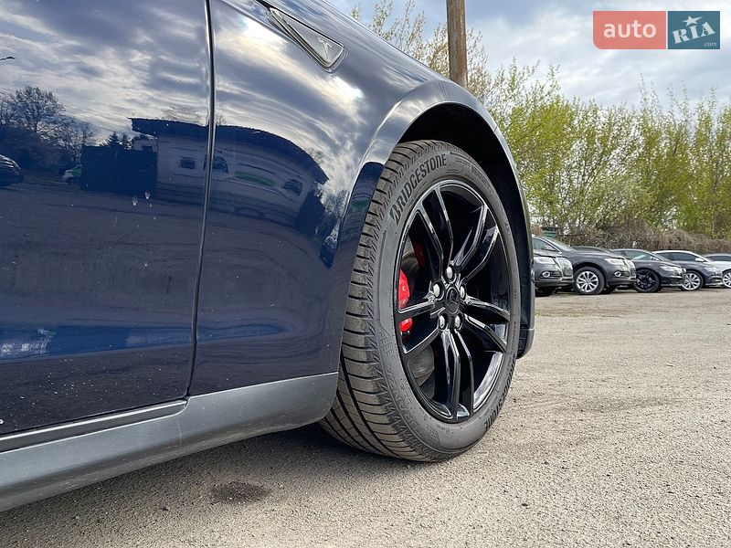 Ліфтбек Tesla Model S 2014 в Луцьку