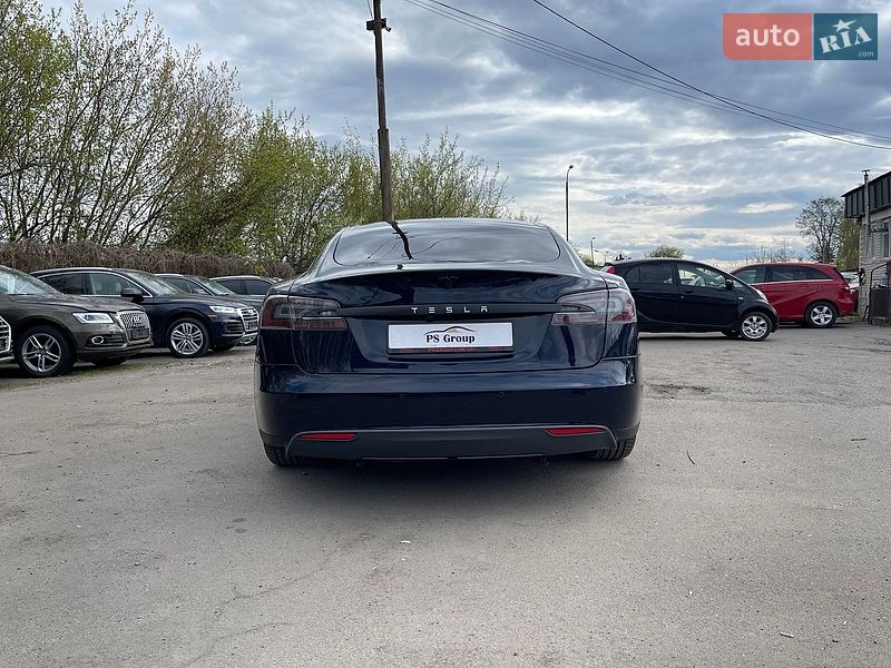 Ліфтбек Tesla Model S 2014 в Луцьку