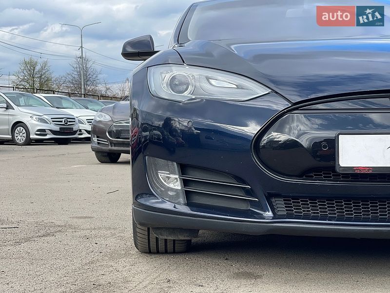 Ліфтбек Tesla Model S 2014 в Луцьку