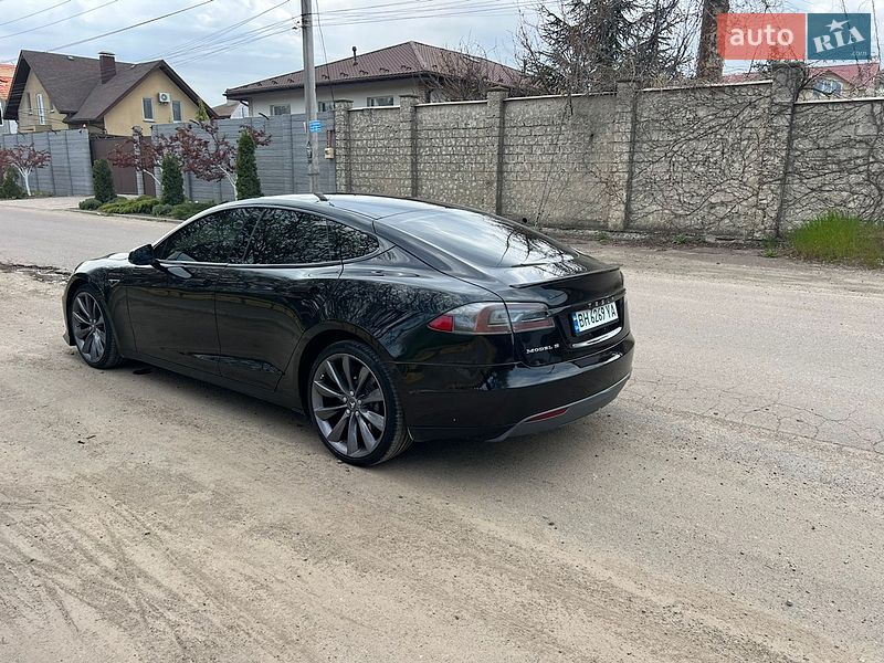 Ліфтбек Tesla Model S 2016 в Одесі
