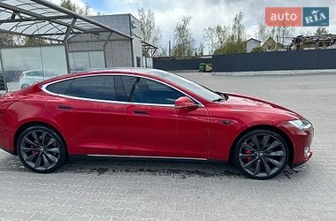 Ліфтбек Tesla Model S 2015 в Житомирі