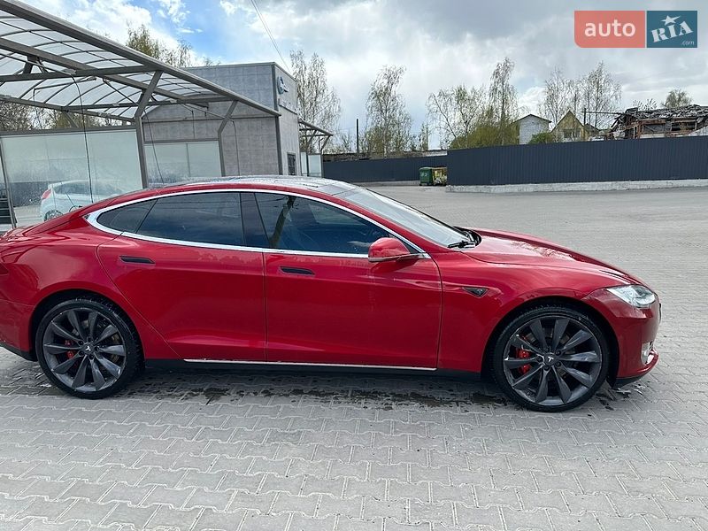 Ліфтбек Tesla Model S 2015 в Житомирі