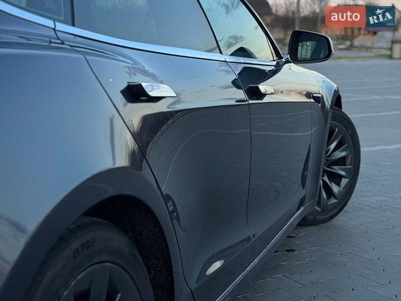 Лифтбек Tesla Model S 2016 в Буче