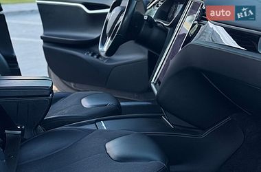 Лифтбек Tesla Model S 2016 в Буче