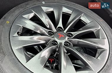 Лифтбек Tesla Model S 2016 в Буче