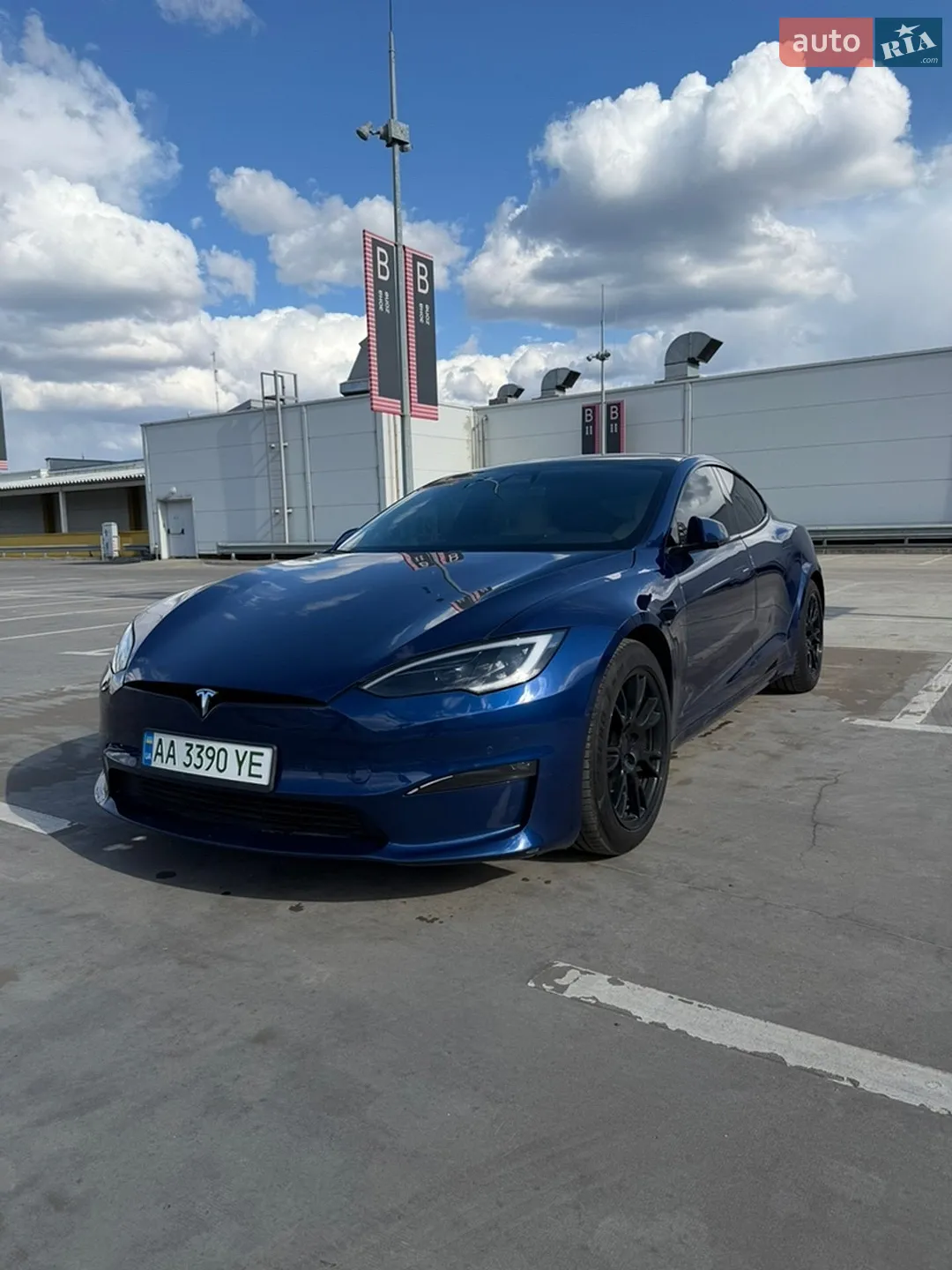 2022 Tesla Model S - фото 1