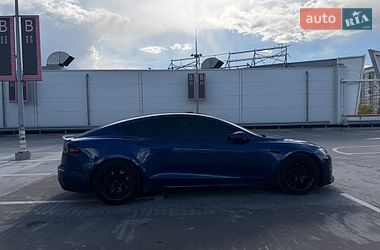 Лифтбек Tesla Model S 2022 в Киеве