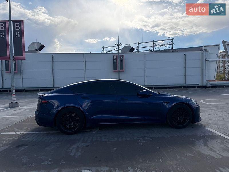 Лифтбек Tesla Model S 2022 в Киеве