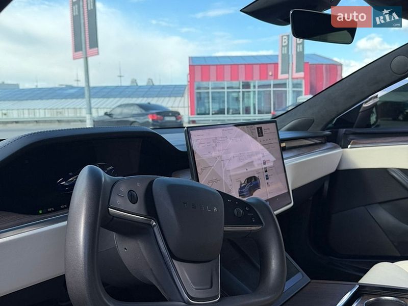 Лифтбек Tesla Model S 2022 в Киеве