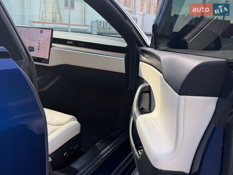 Лифтбек Tesla Model S 2022 в Киеве