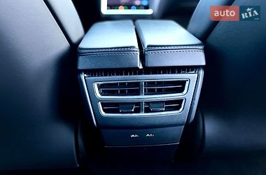 Лифтбек Tesla Model S 2017 в Львове