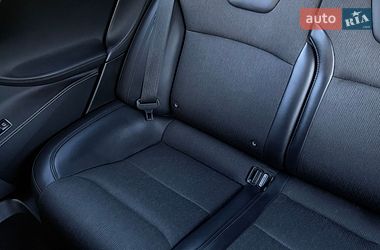 Лифтбек Tesla Model S 2017 в Львове