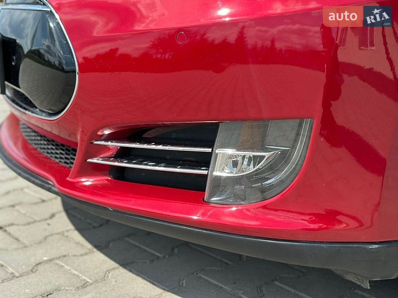 Ліфтбек Tesla Model S 2014 в Волочиську