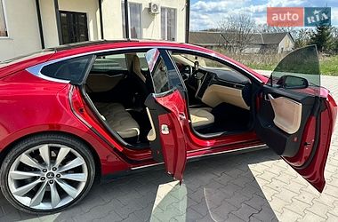 Ліфтбек Tesla Model S 2014 в Волочиську