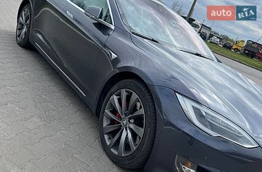 Лифтбек Tesla Model S 2017 в Луцке