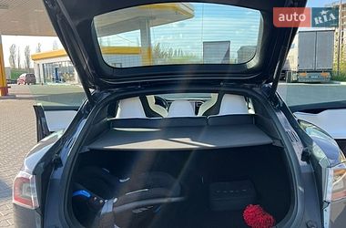 Лифтбек Tesla Model S 2017 в Луцке