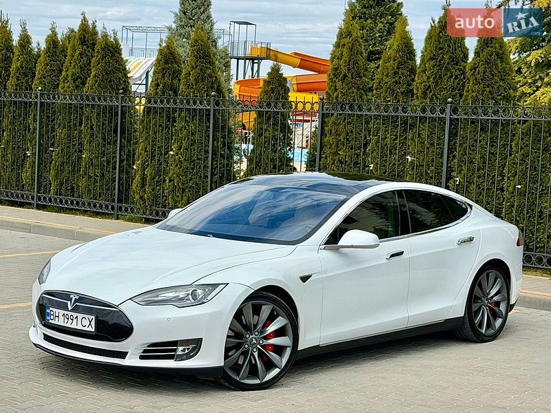 Лифтбек Tesla Model S 2014 в Одессе