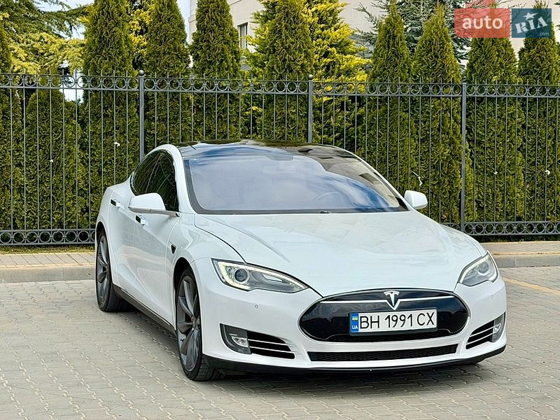 Лифтбек Tesla Model S 2014 в Одессе