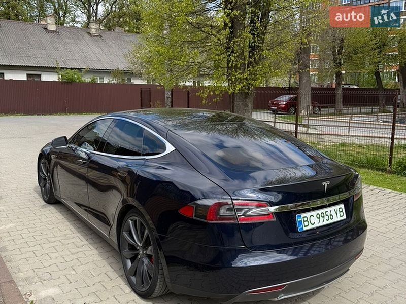 Лифтбек Tesla Model S 2014 в Стрые