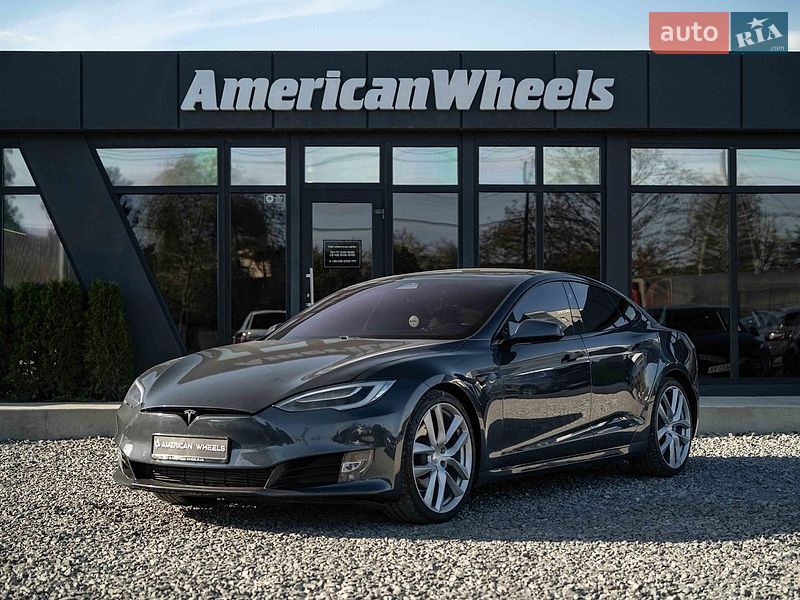 Tesla Model S 2019