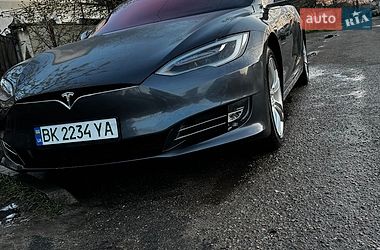 Лифтбек Tesla Model S 2017 в Одессе