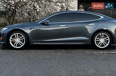 Лифтбек Tesla Model S 2017 в Одессе