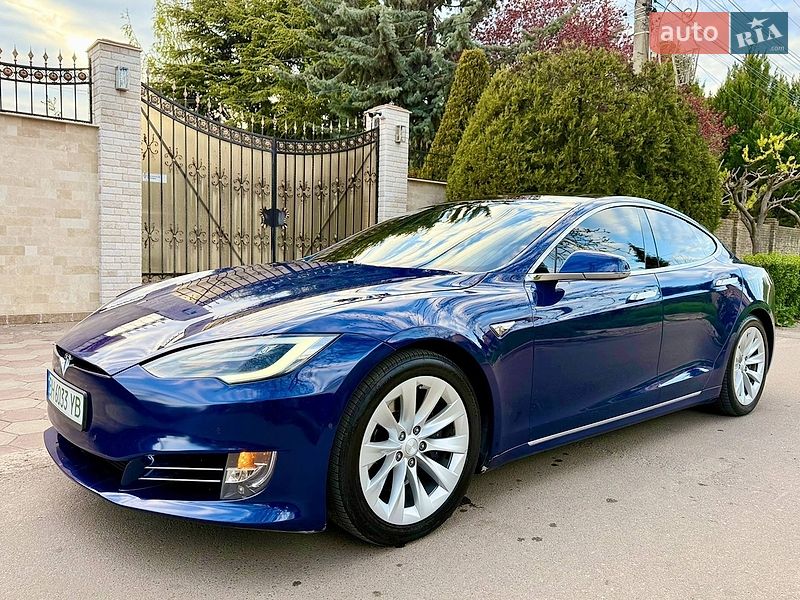 Лифтбек Tesla Model S 2016 в Одессе